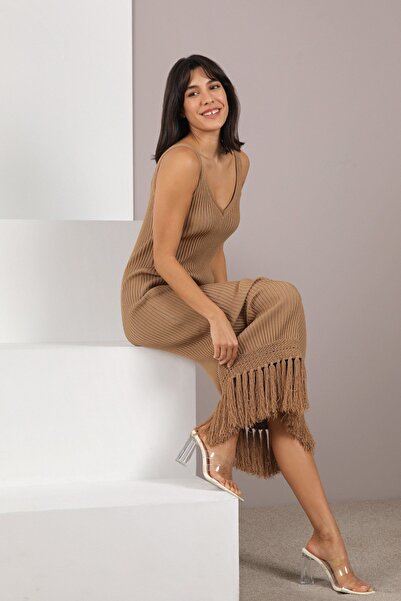 Ferraro Γυναικείο πλεκτό φόρεμα με λεπτομέρεια από βισκόζη και φούντα σε απόχ...