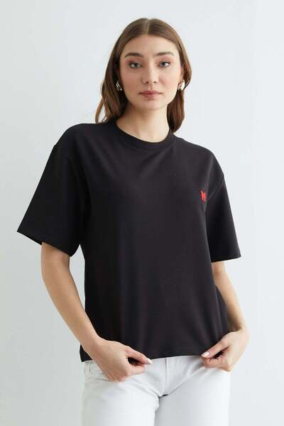 Fulla Moda Basic Bow Embroidered Crew Neck T-Shirt