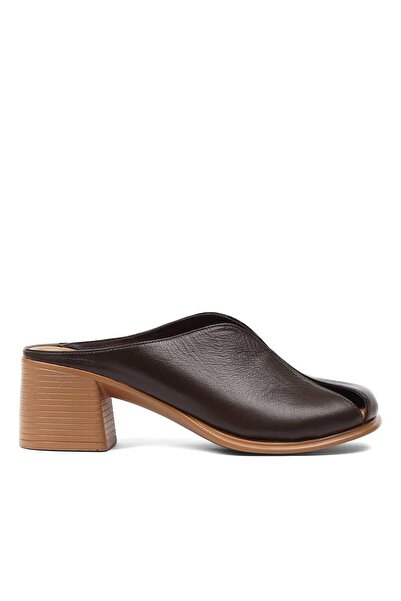 Celal Gültekin Kadın Kahverengi Önü Kapalı Topuklu Deri Terlik