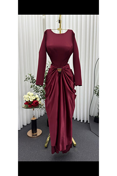 AREEJ FASHION Elegant evening dress in burgundy and black