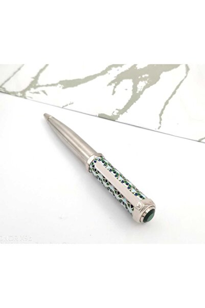 Maxwell Pens, various shapes and brands