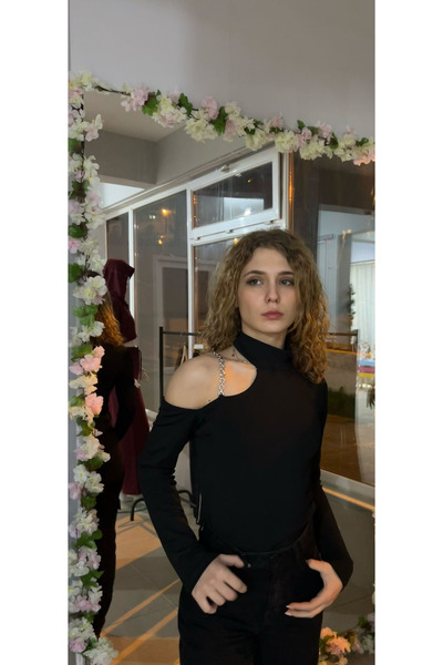 Butik Zincir detaylı bluz