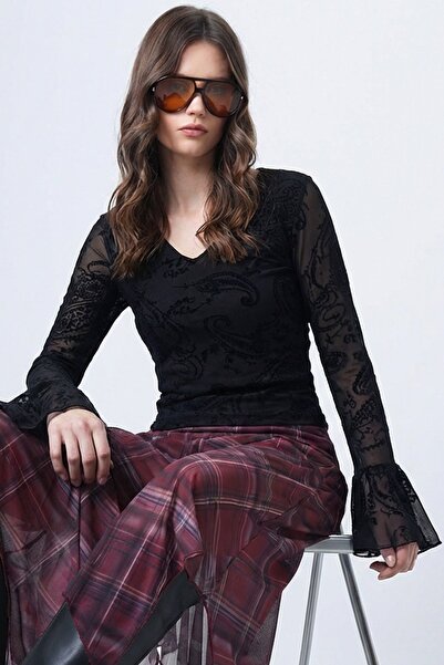 Trend Alaçatı Stili بلوزة نسائية سوداء بياقة على شكل V مبطنة من الداخل ودانتي...