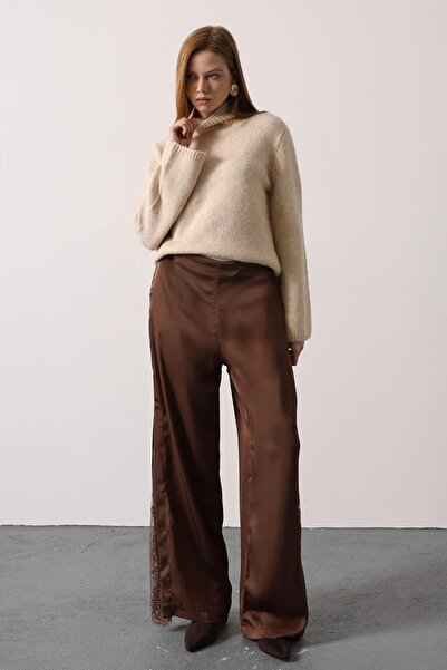 Trend Alaçatı Stili Women's brown Slit lace detailed pants alc-x15081