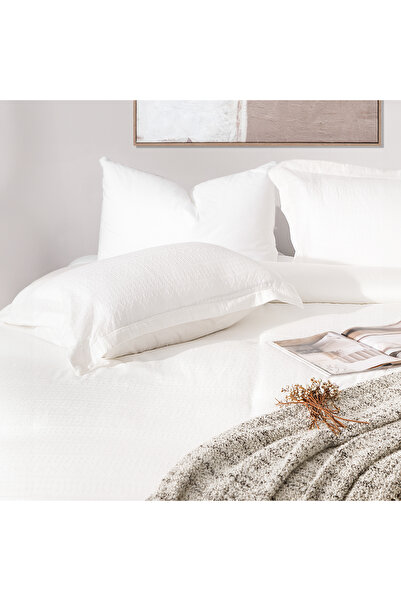 Boutique Blanche embroidered 3pc comforter queen white 200*240 cm