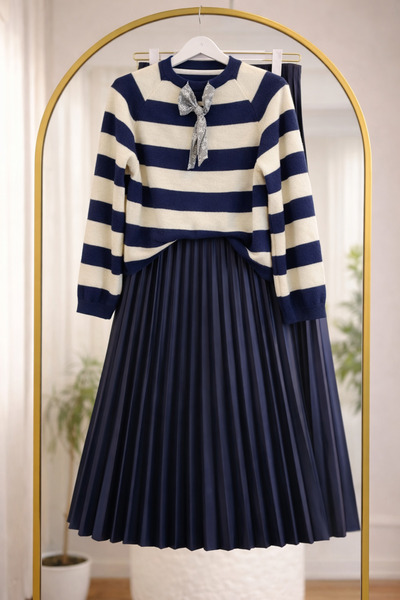 Bahar Altundemir طقم تنورة جلدية مطوية مع سترة مخططة وشال نسائي