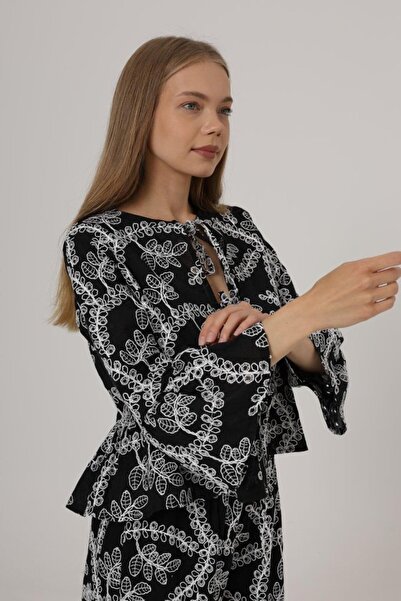 Zerenyus Bow Tie Brode Blouse - Black