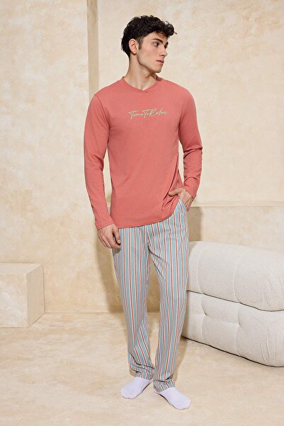 Trendyol Collection Set de pijamale tricotate cu dungi obișnuite Kiremit TMNA...