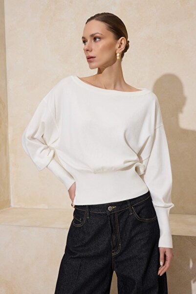 Trendyol Collection Ecru Strickpullover mit weicher Textur und U-Boot-Ausschn...