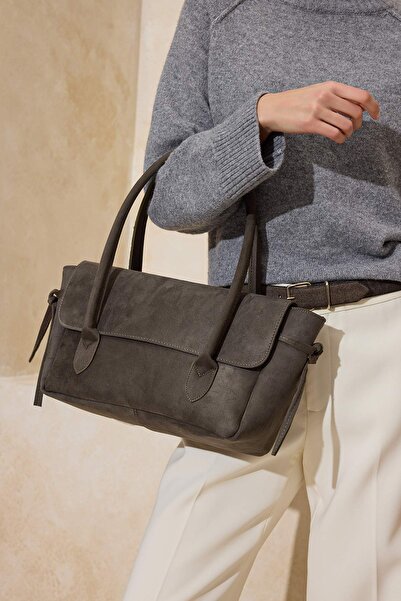 TRENDYOL SHOES Khakifarbene Damen-Umhängetasche aus Wildleder in Midi-Länge T...