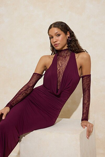 Trendyol Collection Pflaumenfarbenes, gestricktes Sandy-Maxikleid mit flachen...