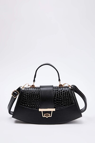 TRENDYOL SHOES Чорна сумочка на плече з замшею та аксесуарами TAKAW26OC00075