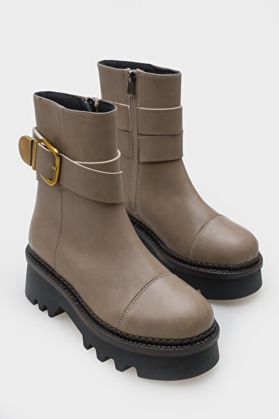 Capone Outfitters Giselle Trak Sole Metal Buckle Side Zipper Women's Long Boots