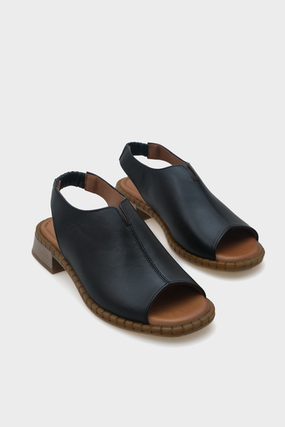 Capone Outfitters صندل نسائي من الجلد بكعب قصير وحزام واحد من إليسا