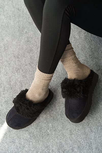 Capone Outfitters Florri Furry Closed Toe Women's Slippers