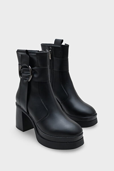 Capone Outfitters حذاء نسائي من Tiffany بمقدمة مستديرة وسحاب جانبي وكعب متوسط