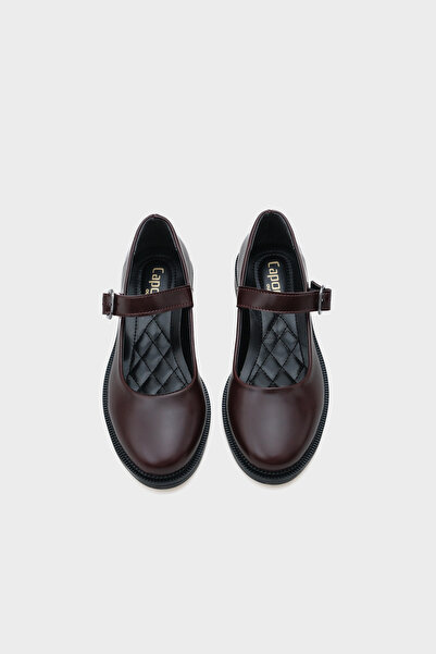 Capone Outfitters حذاء كايلا إم جي بإبزيم جانبي للنساء