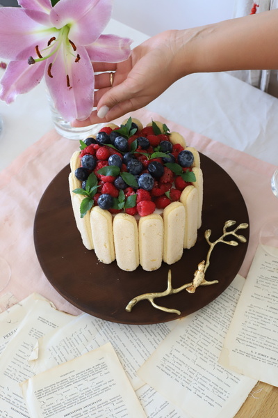 Akayev Ahşap 28 Cm Altın Boncuk Ayaklı Kelebek Sunum Tabağı