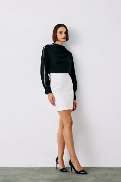 Sateen Μαύρη Μπλούζα - Αξεσουάρ ώμου