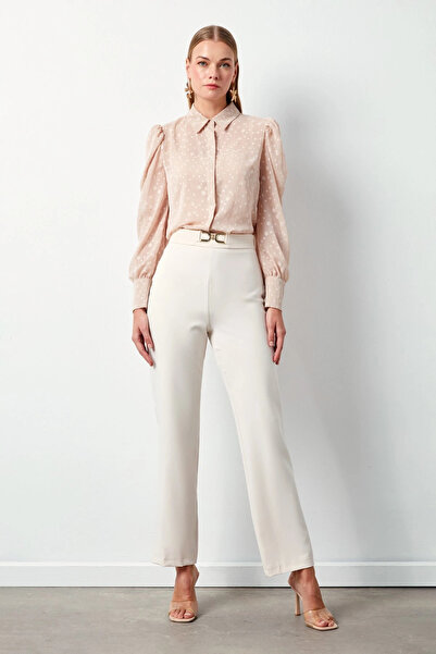 Sateen Παντελόνι σε μπεζ χρώμα - Λεπτομέρεια αξεσουάρ