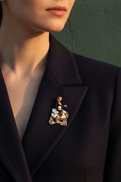 model aksesuar Eğitim Temalı Kitaplı Öğretmen Figür Broş