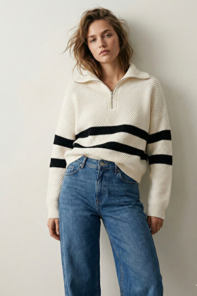 Elemge Ženski ecru pleteni džemper sa kontrastnim prugama, ovratnikom sa rajs...