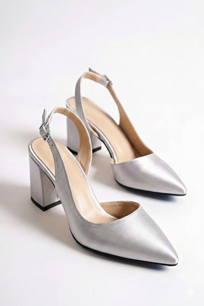 Redoxy Kadın Gümüş Saten Kumaşlı Asimetrik Bantlı Sivri Burunlu Kalın Topuklu...