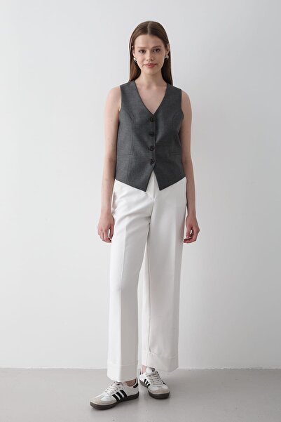 JASTE سترة نسائية مبطنة بتفاصيل أزرار باللون الأنثراسيت