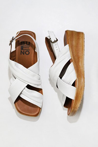 Bueno Shoes Γυναικεία δερμάτινα πέδιλα με σφήνα τακούνια σε λευκό χρώμα - 01w...