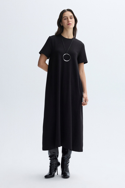 Mudo فستان طويل بأكمام قصيرة