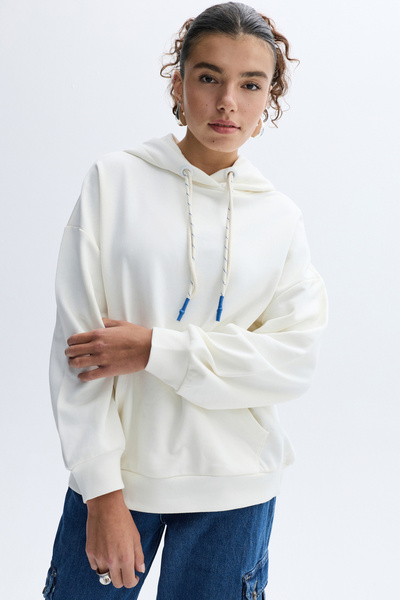 Mudo Kangaroo Pocket Hooded Sweatshirt