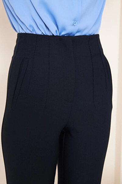 KAROL Flat Trousers - Carrot Model