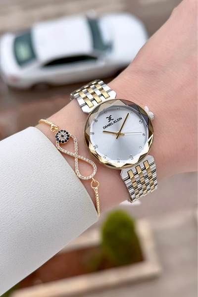 Daniel Klein ساعة يد نسائية وسوار ذهبي اللون مقاس 30 ملم مع حزام قابل للتعديل