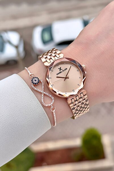 Daniel Klein ساعة يد نسائية وسوار مع حزام أسود اللون نحاسي قابل للتعديل