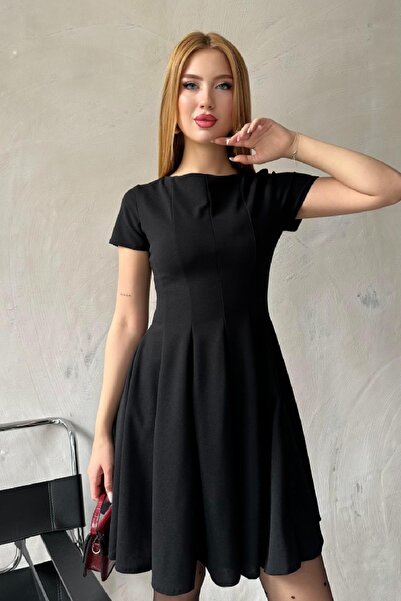 Angel Mia Μαύρο φόρεμα με πλισέ Bloom