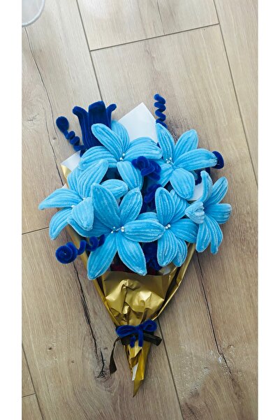 Sevgi burada Sevgililer Günü Hediyen Mavi Lilyum Şönil Buket