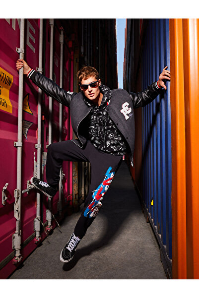 Koton مطبوع سترة بقلنسوة مع مبطن بالصوف جيوب مفصلة