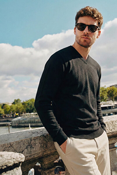 Buratti Cotton Regular Fit V-Neck Sweater Men's Sweater 456202 V