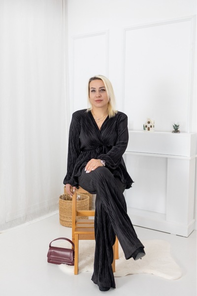 LİSAA BUTİK طقم نسائي مكون من قطعتين بتصميم مطوي