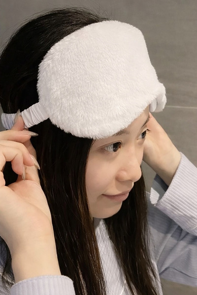 TAKIŞTIR Beyaz Renk Sim Detaylı Peluş Lüks Yumuşaklık Uyku Bandı Göz Bandı Se...