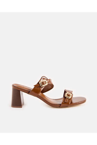 REDTAG حذاء نسائي بني اللون بحمالتين