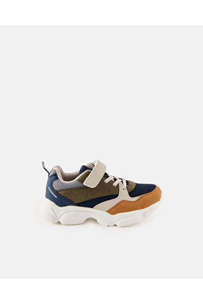 REDTAG حذاء رياضي للأولاد متعدد الألوان بتصميم سميك