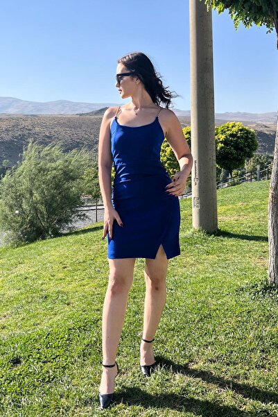 Red Balance فستان قصير بحزام سلسلة - أزرق بلون الكوبالت أزرق بلون الكوبالت