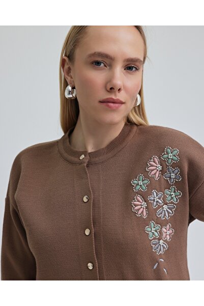 Tubik Women's Crew Neck Floral Embroidery Detailed Knitwear Cardigan