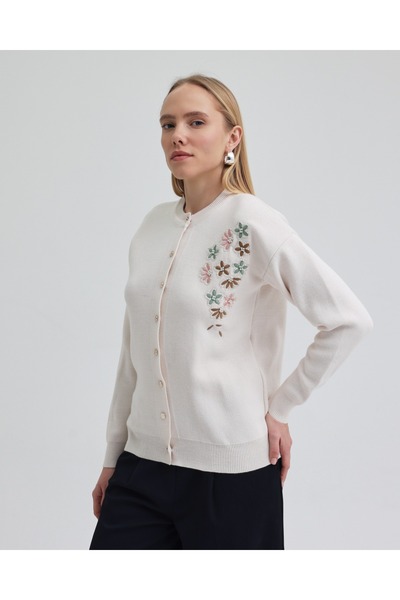 Tubik Women's Crew Neck Floral Embroidery Detailed Knitwear Cardigan