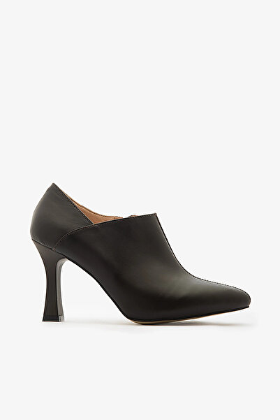 SAYL Brown Genuine Leather Pointed Toe Zippered Heeled Bootie Boots