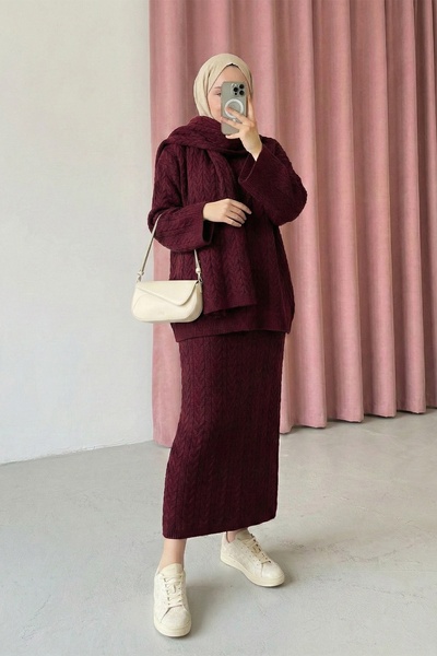 InStyle Hair Braided Knitwear Burgundy Scarf Set