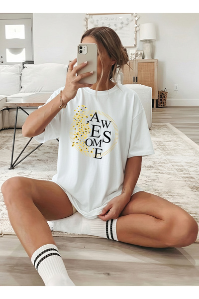 caddekombin Γυναικείο μπλουζάκι Gold Taneli Graphic με τύπωμα με λαιμόκοψη σε...