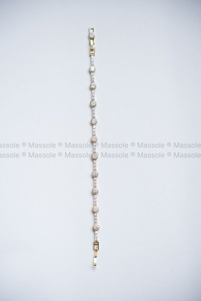 MASSOLE Gold Color Women's Round Waterway Patterned Zircon Stone Stylish Daily Non-Tarnish Bracelet Xuping Jewelry Model