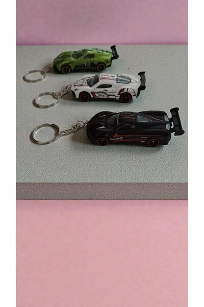 FAMEMUS ACCESSORY 3-Piece Metal Sports Car Model Keychain